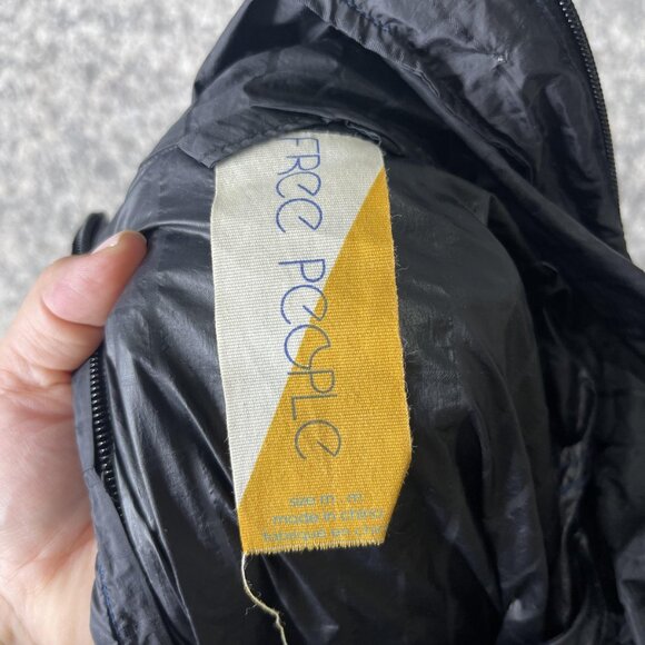 Free People Jacket Womens Medium Black Hooded Quilted Windbreaker Drawstring Zip - Picture 5 of 7